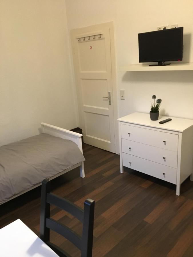 Zum Armen Mann Bed & Breakfast Düsseldorf Exterior foto