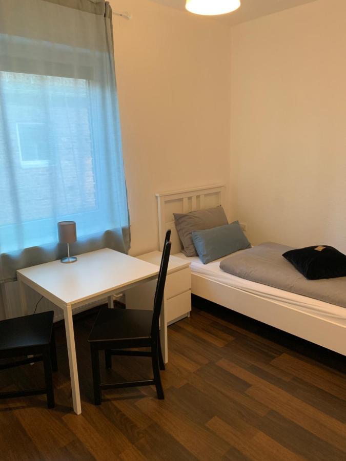 Zum Armen Mann Bed & Breakfast Düsseldorf Exterior foto